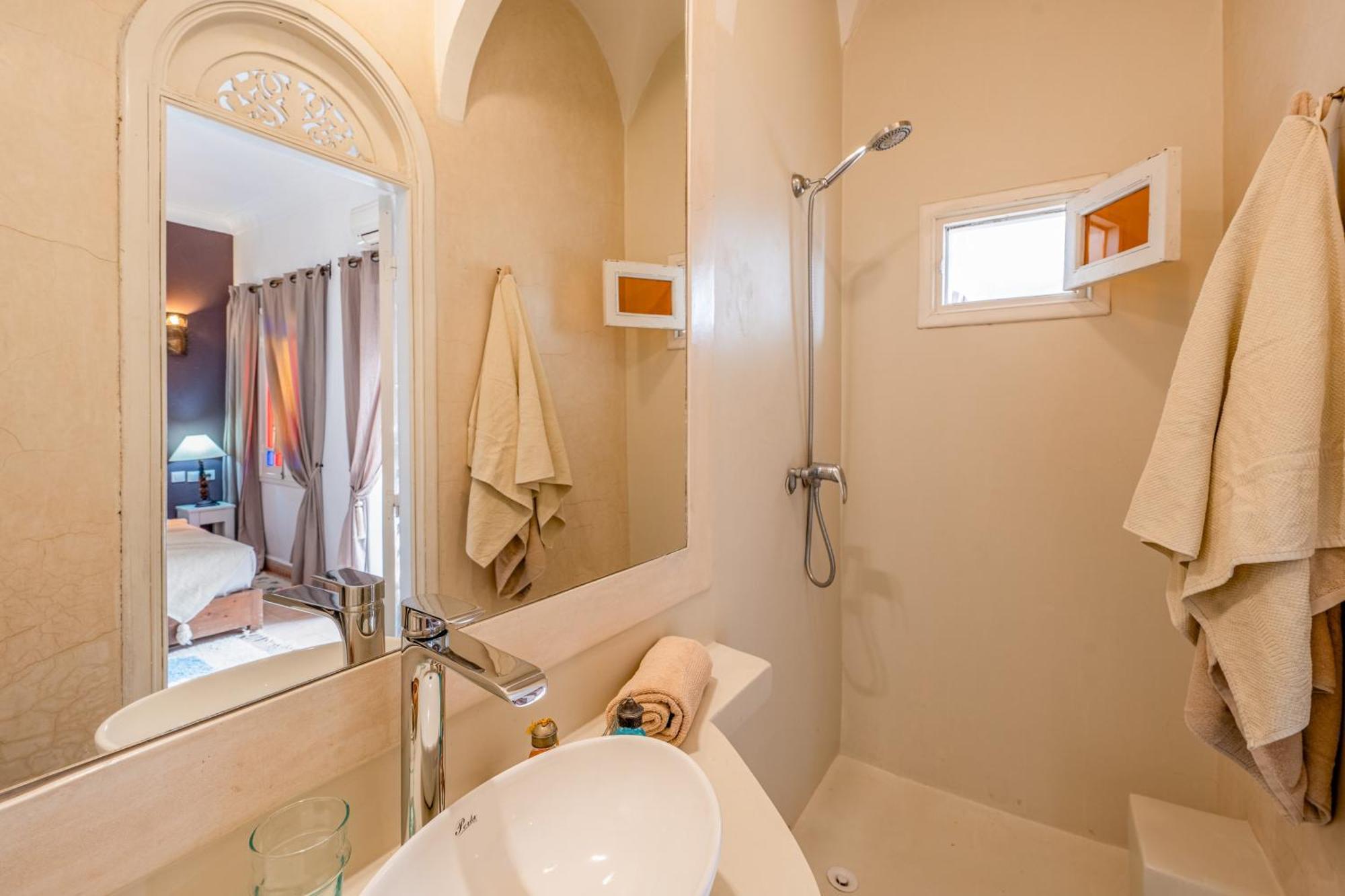 Riad Awinati Location Privatisee ,Piscine Chauffee , Beau Rooftop Марракеш Экстерьер фото