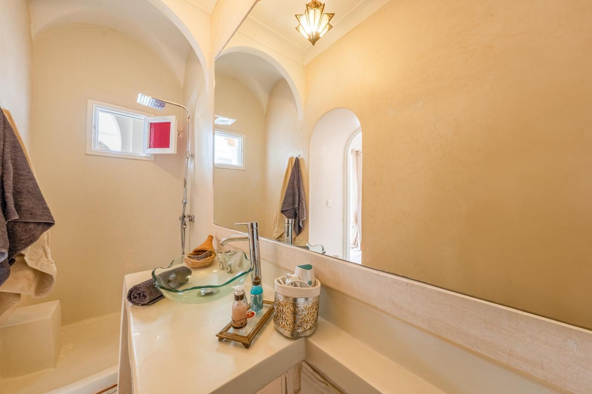 Riad Awinati Location Privatisee ,Piscine Chauffee , Beau Rooftop Марракеш Экстерьер фото