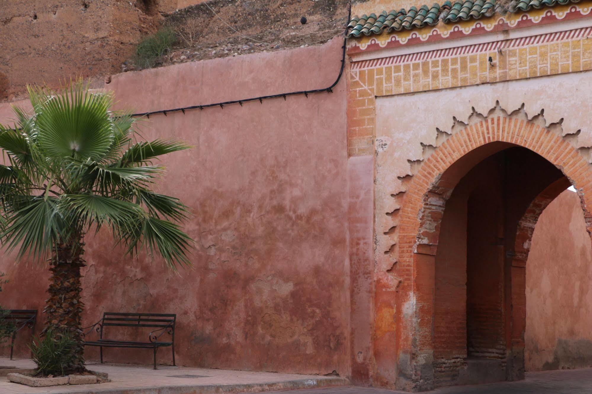 Riad Awinati Location Privatisee ,Piscine Chauffee , Beau Rooftop Марракеш Экстерьер фото