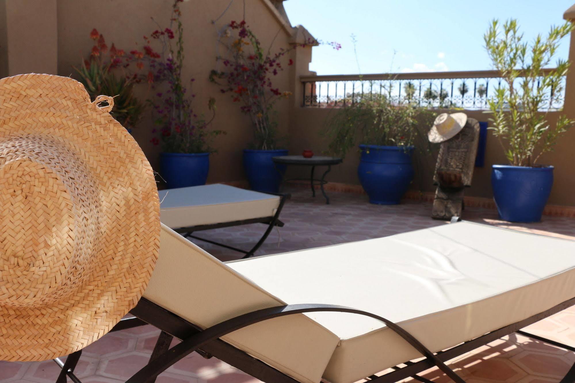 Riad Awinati Location Privatisee ,Piscine Chauffee , Beau Rooftop Марракеш Экстерьер фото